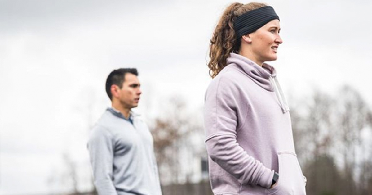 tia-claire toomey and shane orr doing double-unders