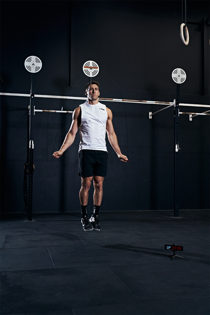 male athlete performing double-unders
